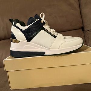 Michael Kors Georgie Trainer size 8.5